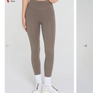 FORM core legging size S in walnut